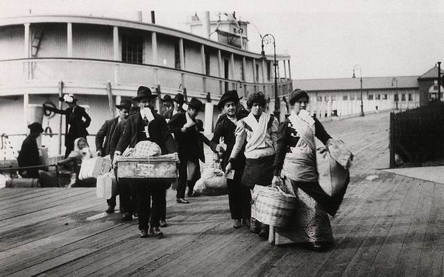 cropped_ellis-island-immigrants-getty